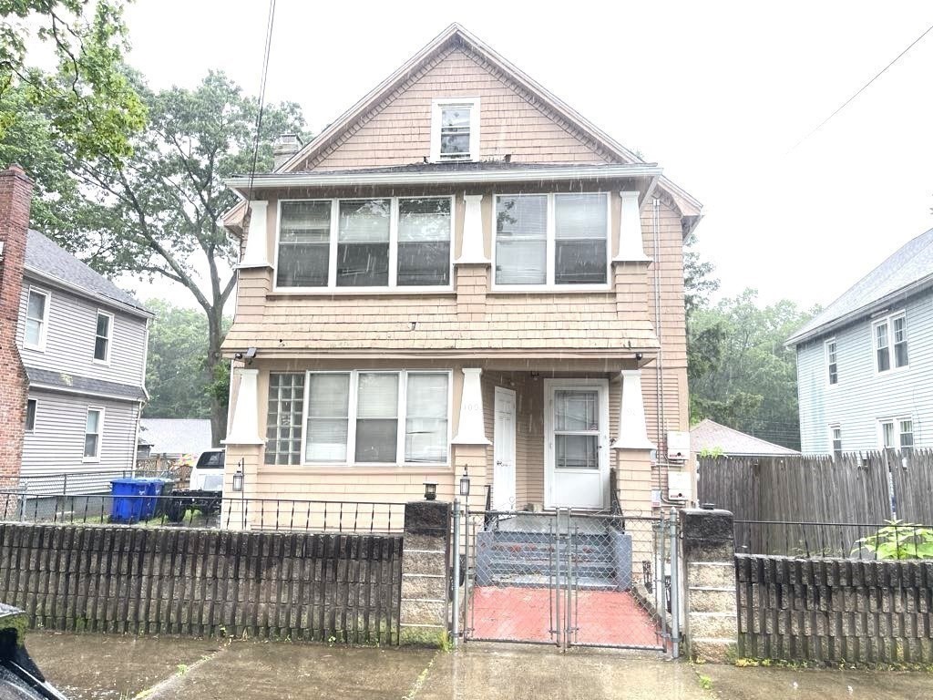 98-100 Fenwick Street Springfield, MA 01109 - Photo 1 of 18 Gallery Image 1