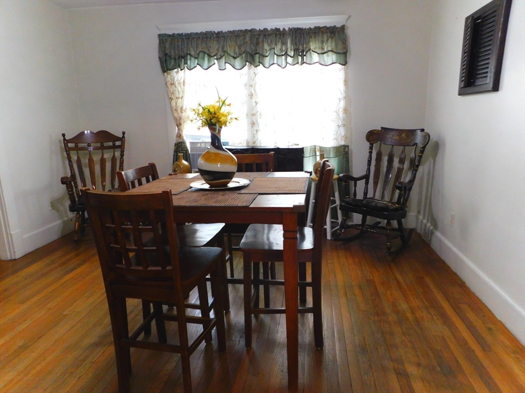 98-100 Fenwick Street Springfield, MA 01109 - Photo 4 of 18 Gallery Image 4