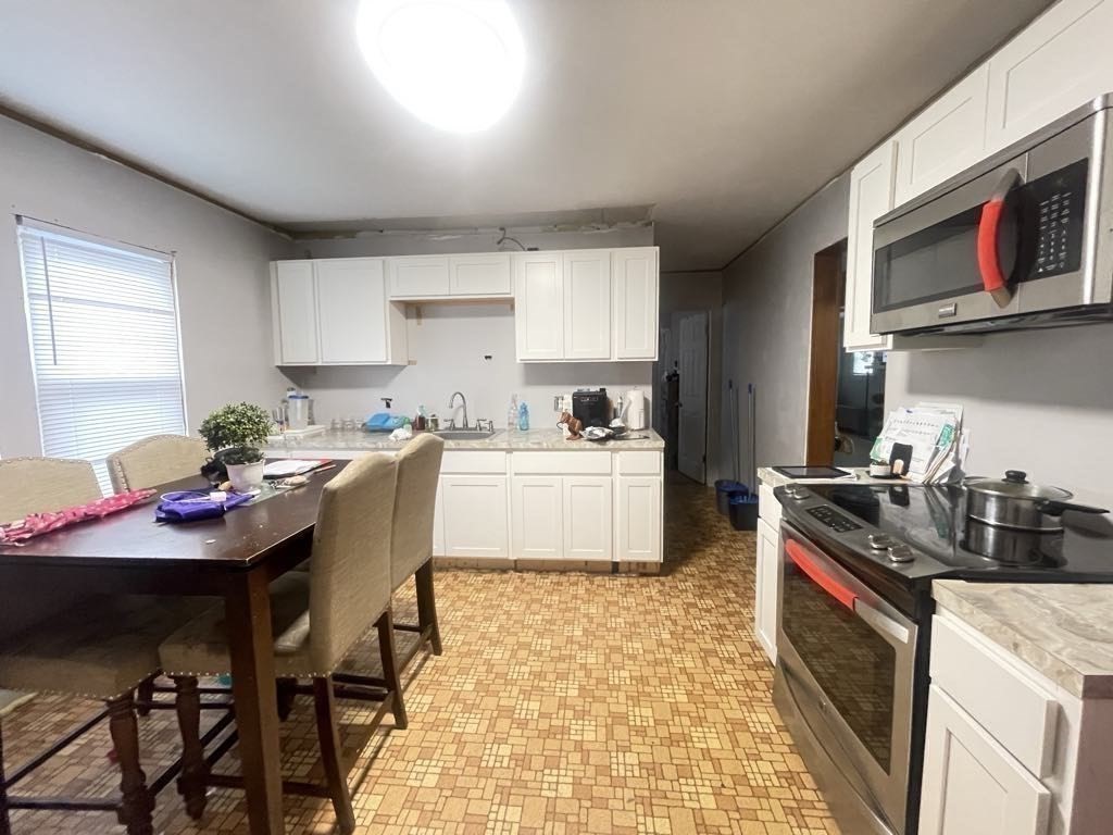 98-100 Fenwick Street Springfield, MA 01109 - Photo 9 of 18 Gallery Image 9