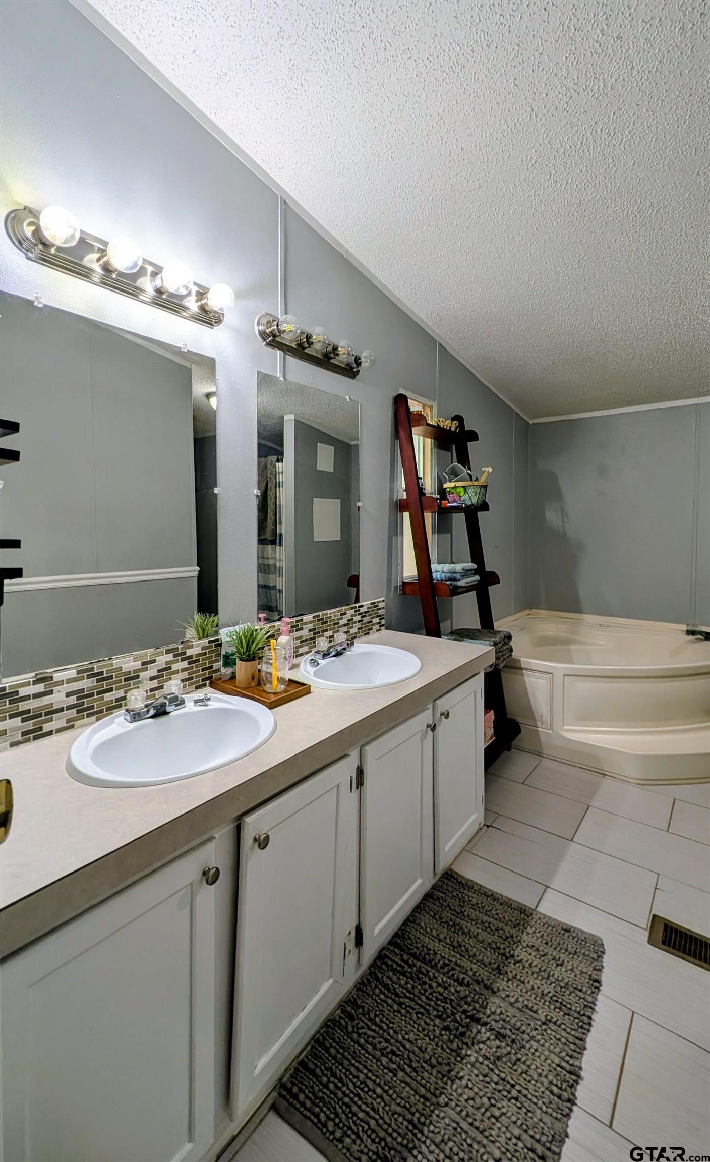 10706 Bourn Drive Tyler, TX 75708 - Photo 11 of 17