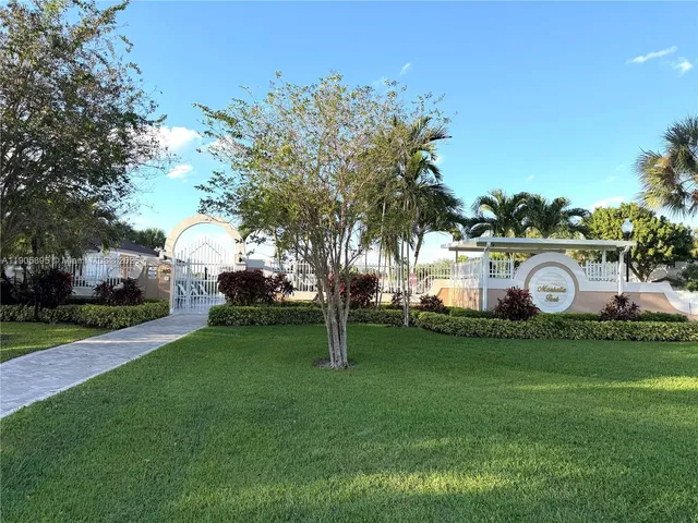 $614,900 | 19804 Northwest 82nd Place, Hialeah, FL 33015
