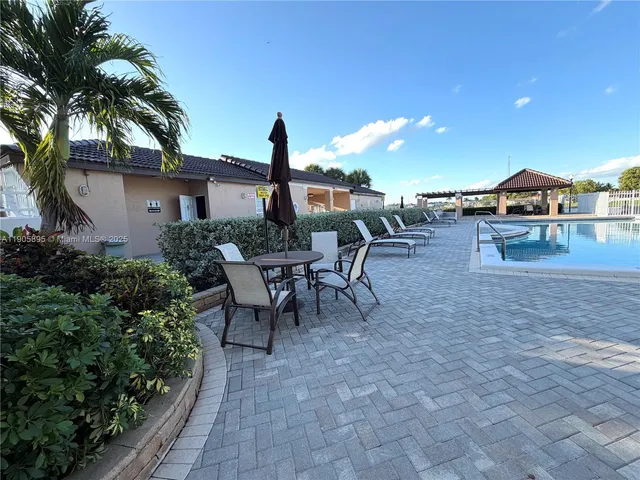 $614,900 | 19804 Northwest 82nd Place, Hialeah, FL 33015