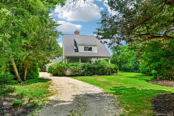 $2,495,000 | 17 Oak Meadow Lane, Bellport, NY 11713