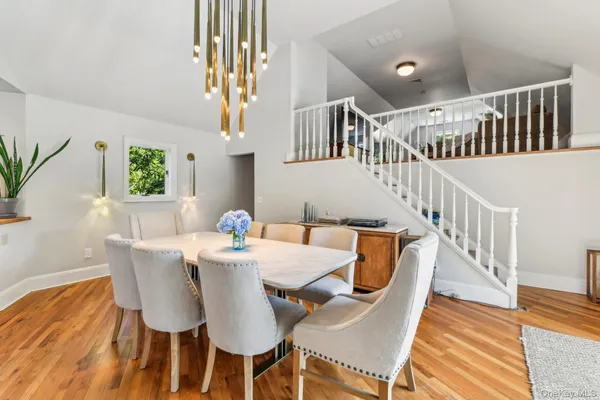 $2,495,000 | 17 Oak Meadow Lane, Bellport, NY 11713