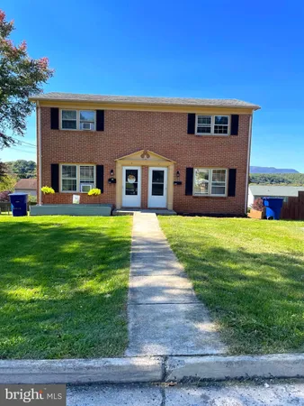 $1,600 | 209 South Shenandoah Avenue, Front Royal, VA 22630