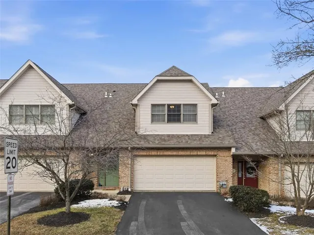 $289,900 | 105 Woodcrest Drive, Coraopolis, PA 15108
