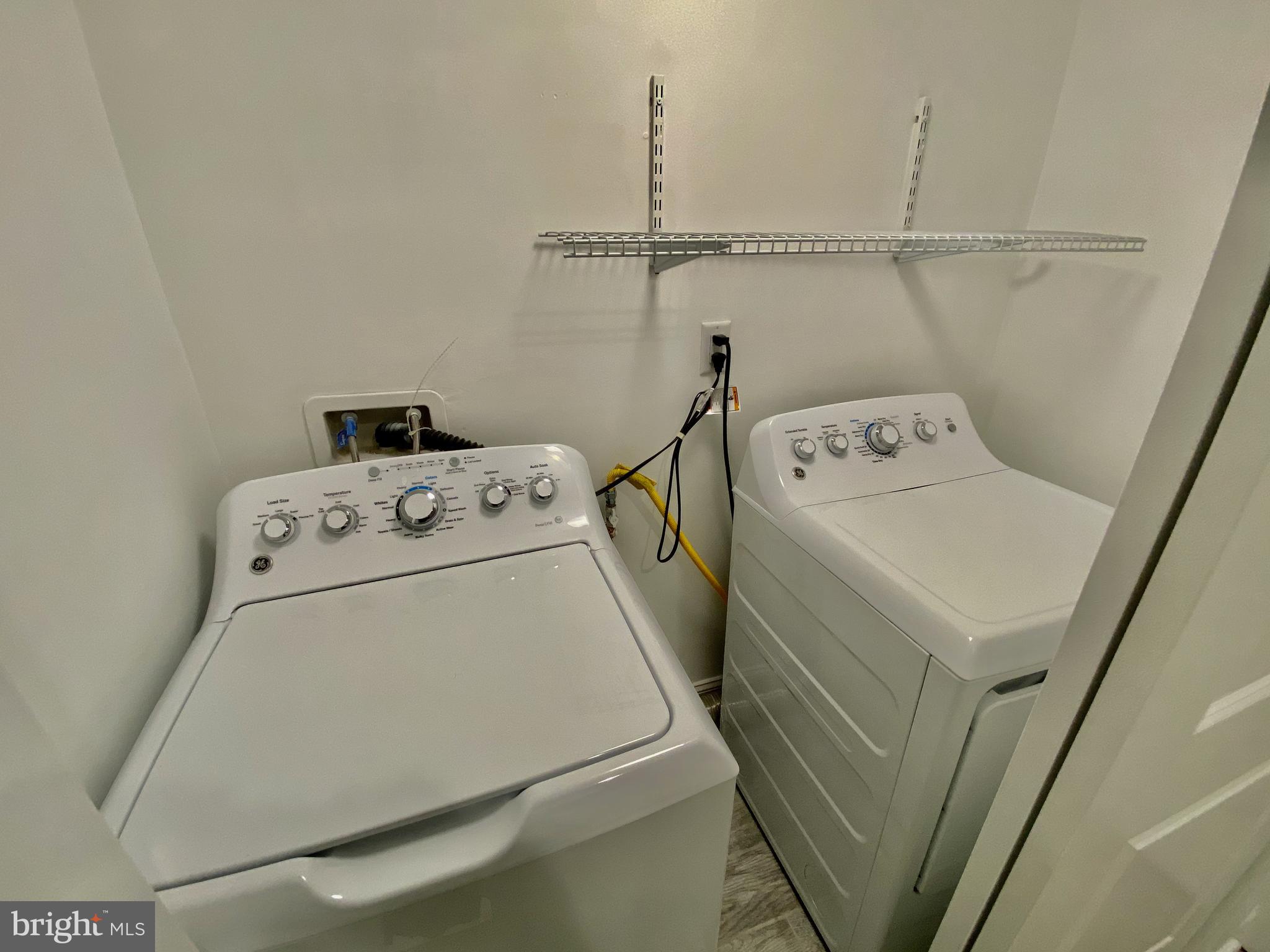 1640 Jackson Street Philadelphia, PA 19145 - Photo 11 of 27 a utility room with dryer and washer