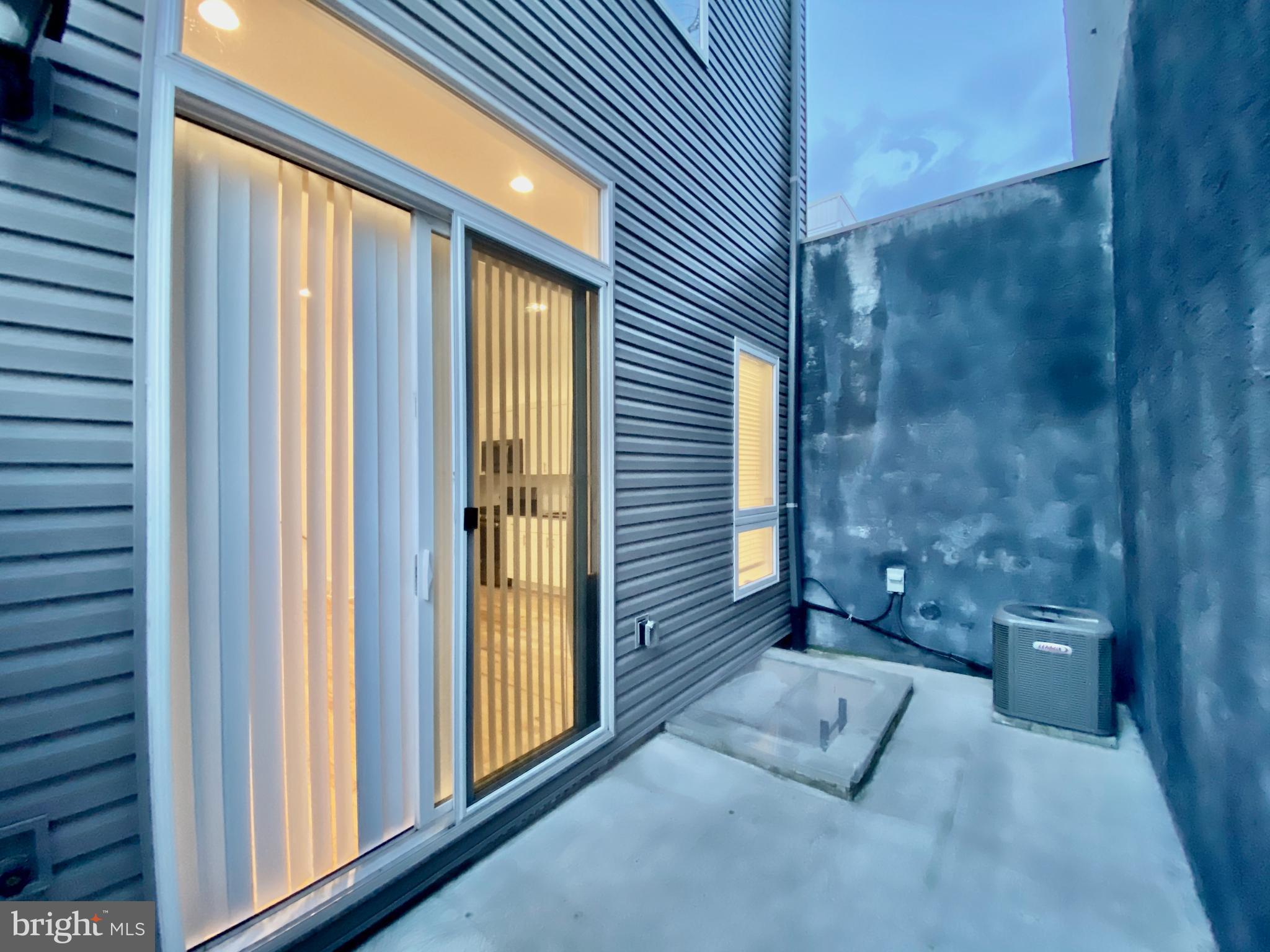 1640 Jackson Street Philadelphia, PA 19145 - Photo 22 of 27 a view of backyard from balcony