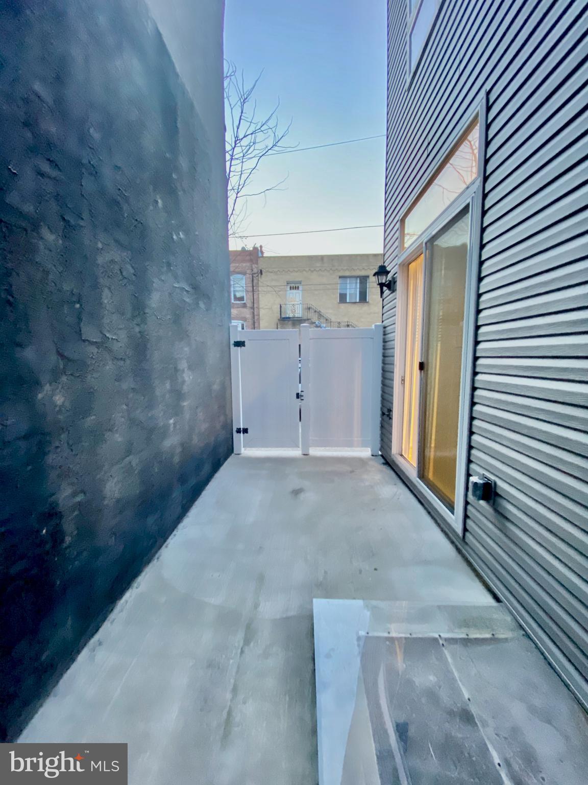 1640 Jackson Street Philadelphia, PA 19145 - Photo 23 of 27 a view of a garage