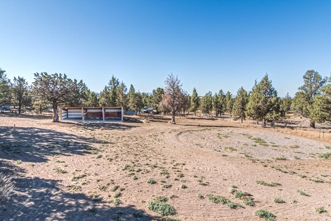 14555 Southeast Crow Road Prineville, OR 97754 - Photo 26 of 29 large turn out area with shelter. Ample room for a round pen