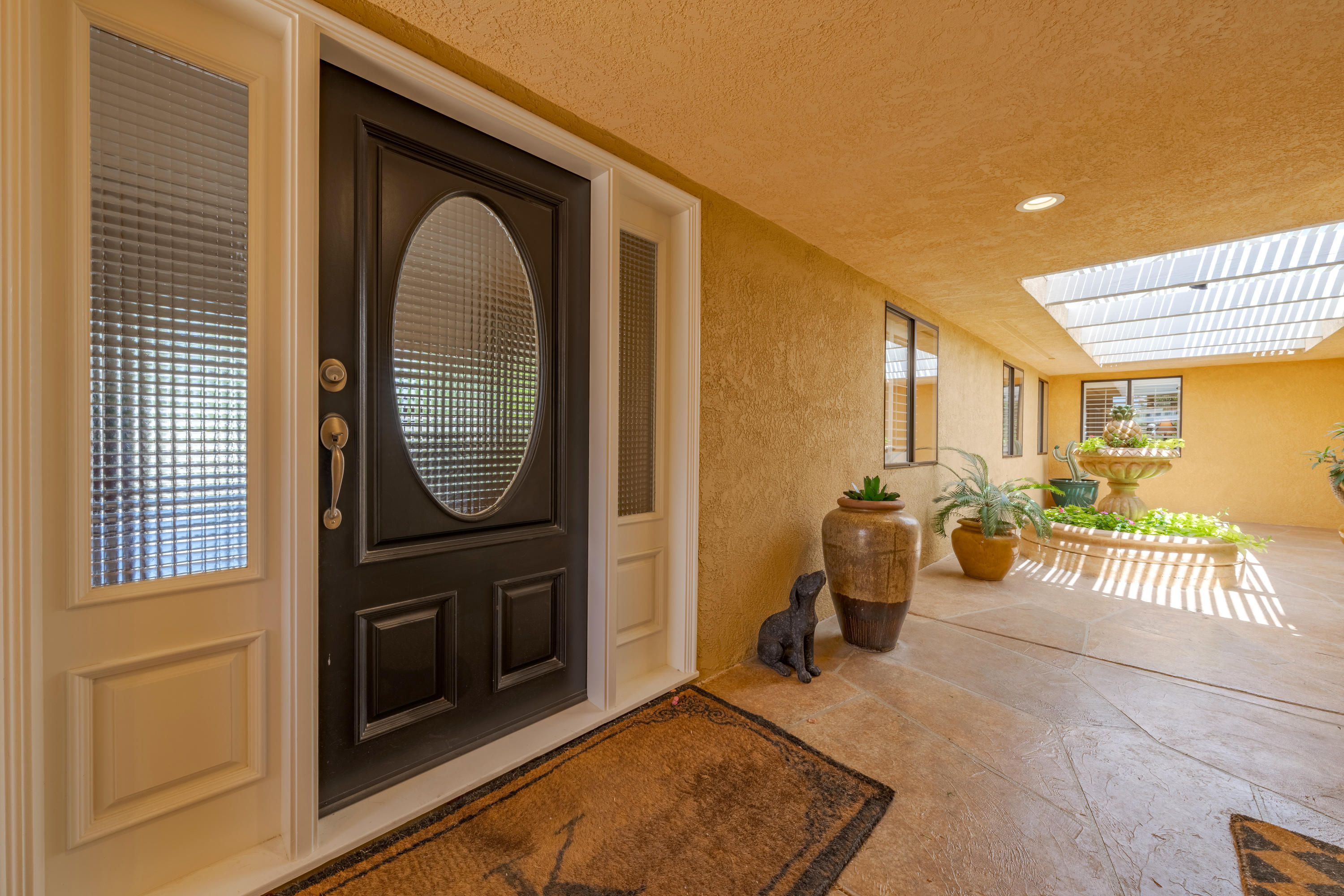 73005 Haystack Road Palm Desert, CA 92260 - Photo 7 of 45 a living room with furniture