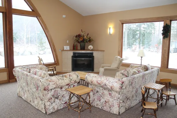 $489,000 | 48 Cooper Memorial Drive, Unit 405, Lincoln, NH 03251