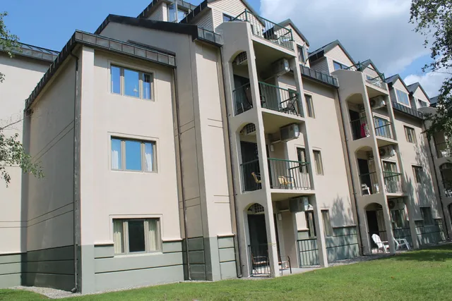 $489,900 | 48 Cooper Memorial Drive, Unit 405, Lincoln, NH 03251