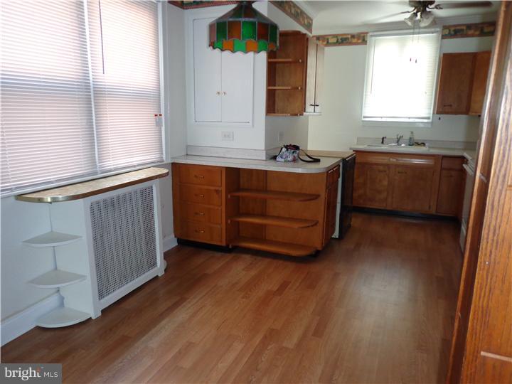 1415 Fanshawe Street Philadelphia, PA 19111 - Photo 5 of 12 Kitchen