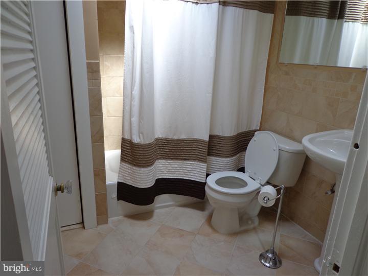 1415 Fanshawe Street Philadelphia, PA 19111 - Photo 7 of 12 Bathroom