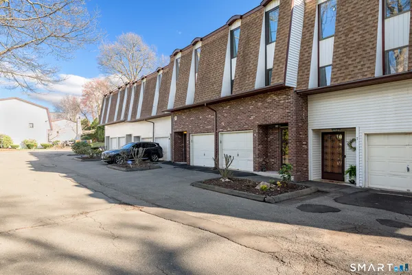 $250,000 | 426 Farmington Avenue, Unit F6, New Britain, CT 06053