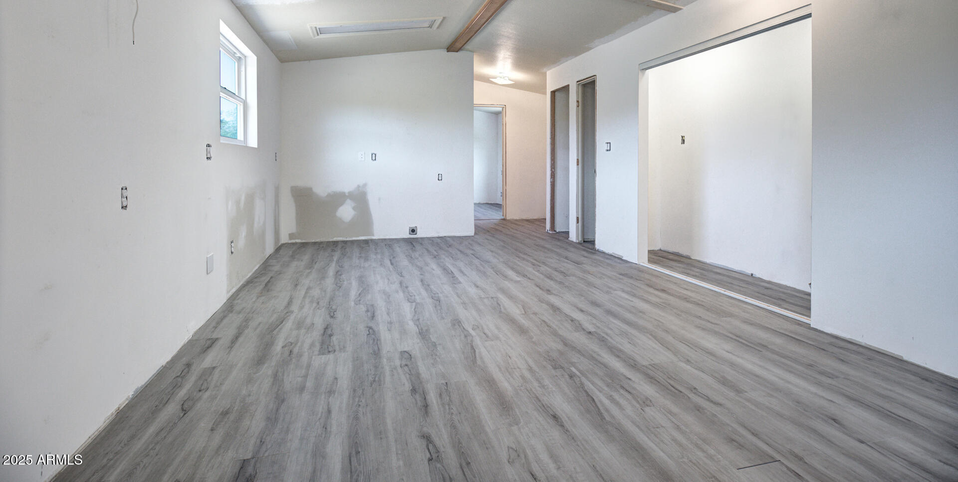 992-998 South Sycamore Street Payson, AZ 85541 - Photo 11 of 72 T3 Living Room 2