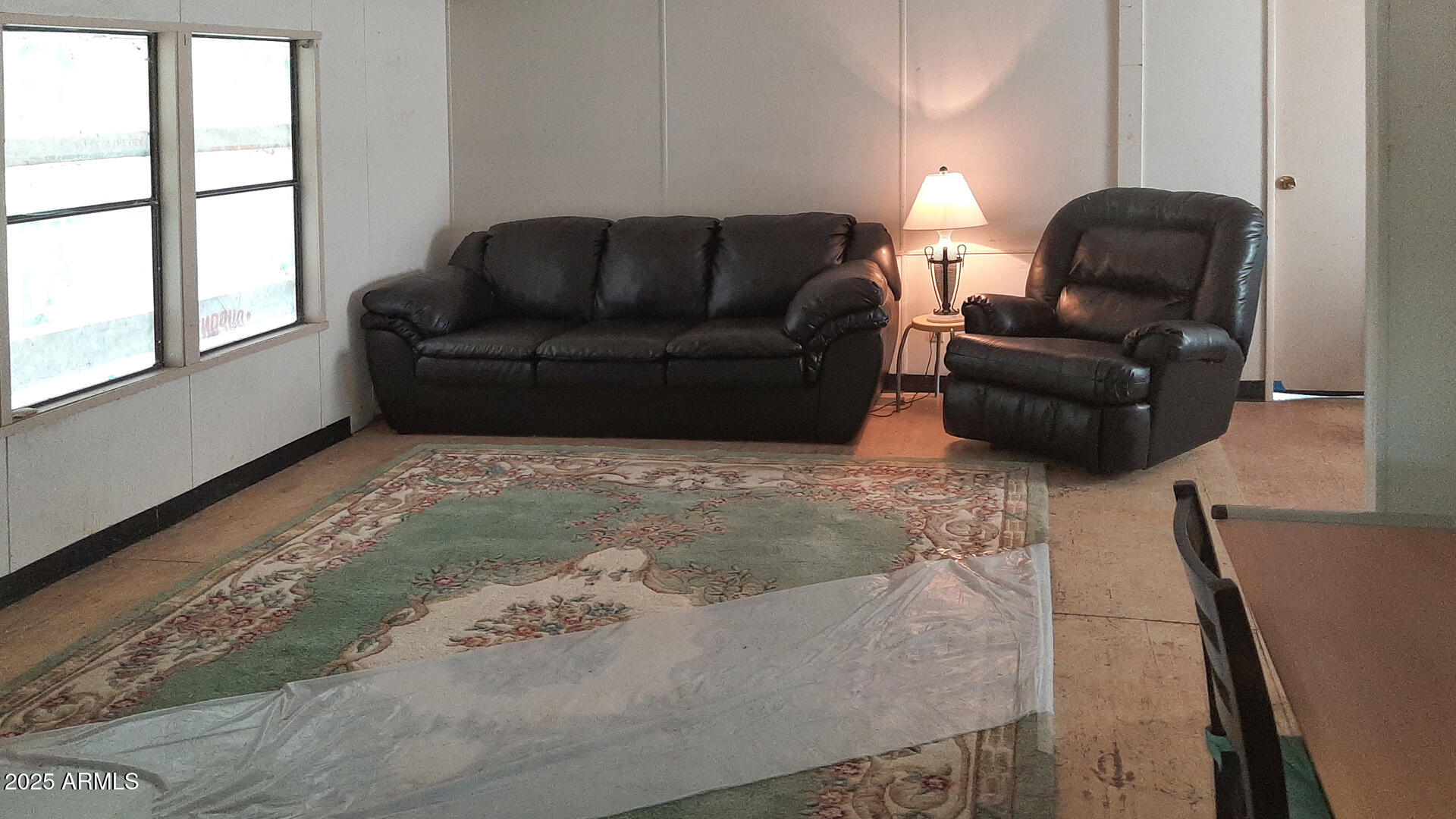 992-998 South Sycamore Street Payson, AZ 85541 - Photo 28 of 72 T2 Living Room