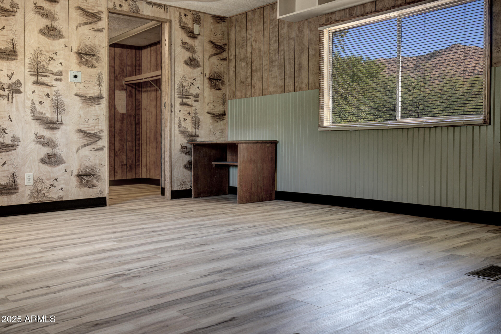992-998 South Sycamore Street Payson, AZ 85541 - Photo 46 of 72 T1 Living Room 1