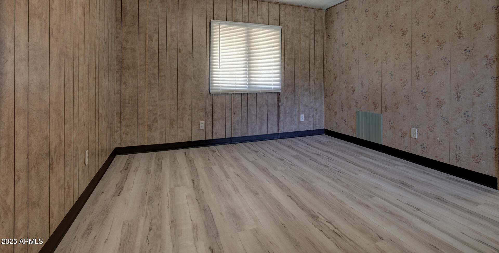 992-998 South Sycamore Street Payson, AZ 85541 - Photo 49 of 72 T1 Main Bedroom