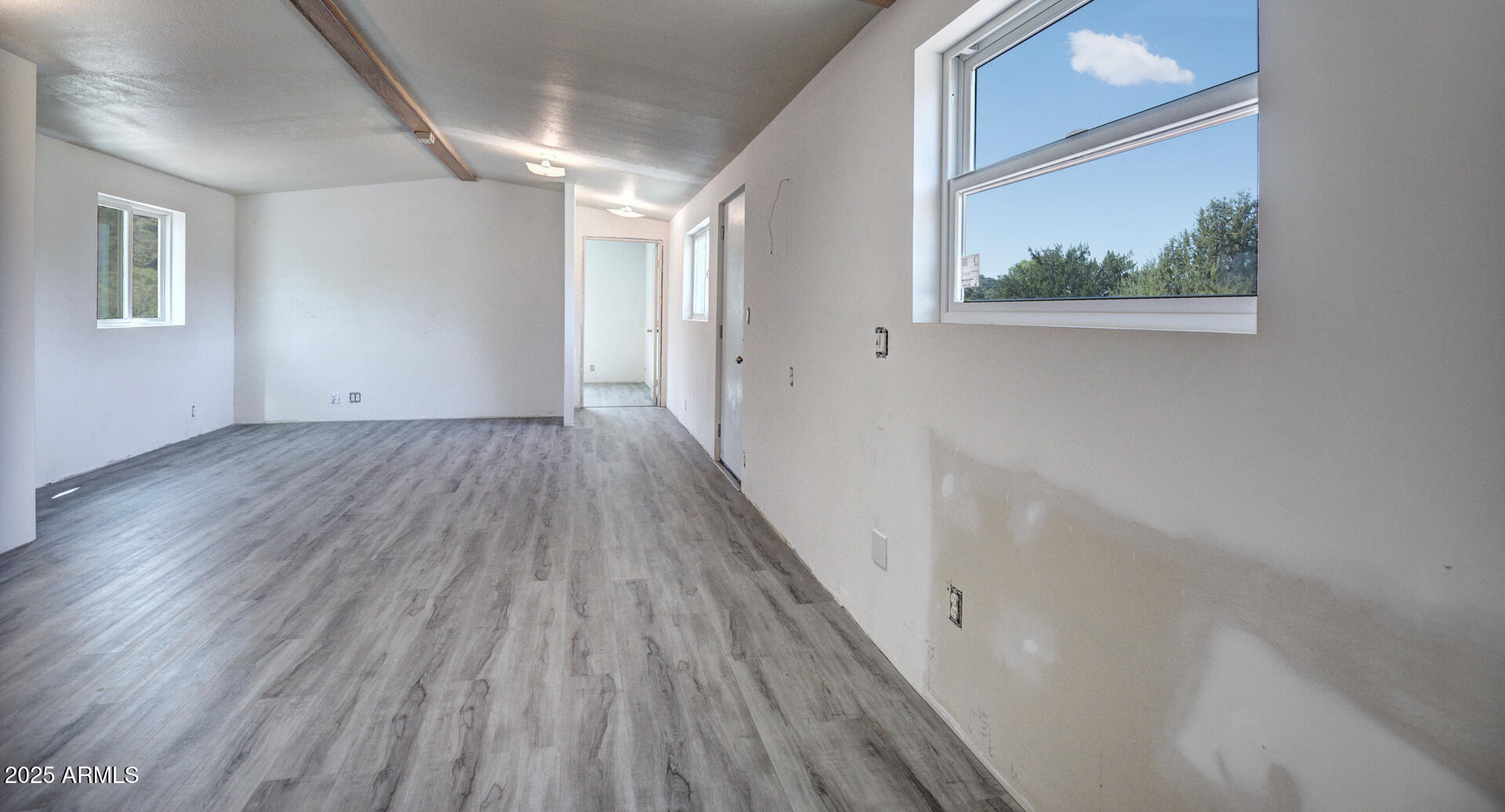 992-998 South Sycamore Street Payson, AZ 85541 - Photo 10 of 72 T3 Living Room 1