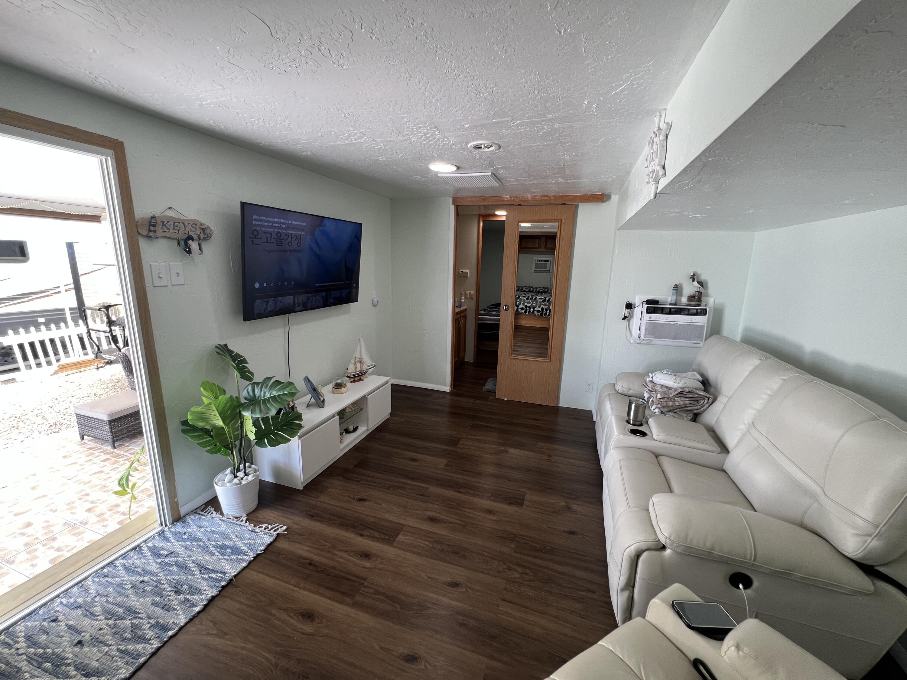 325 Calusa Street, Unit 81 Key Largo, FL 33037 - Photo 1 of 34 Living room