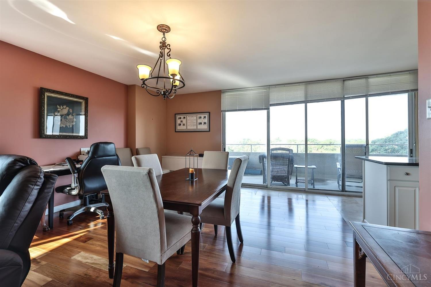 2324 Madison Road, Unit 802 Cincinnati, OH 45208 - Photo 8 of 29 Gallery Image 8