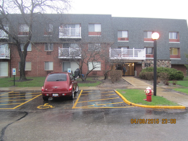 920 Ridge Square, Unit 108 Elk Grove Village, IL 60007 - Photo 2 of 10