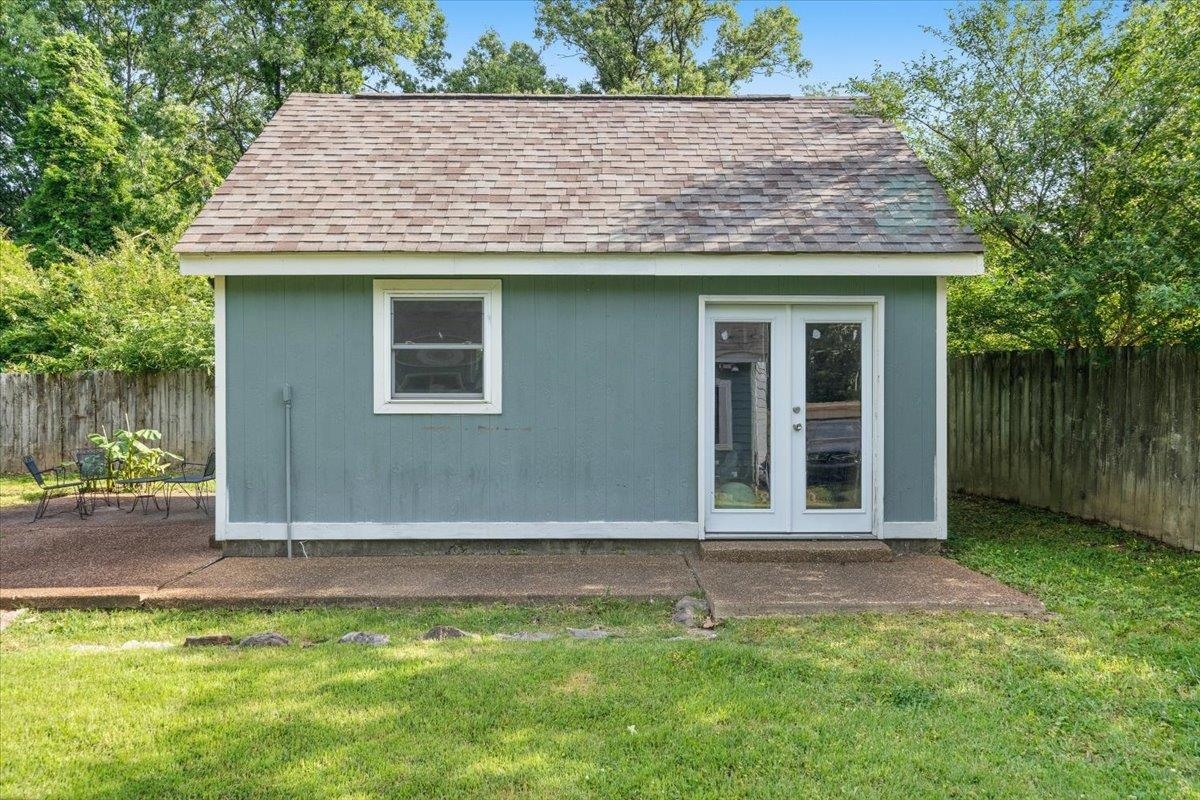 7226 Cedar Road Bartlett, TN 38135 - Photo 26 of 29 a view of outdoor space yard and swimming pool