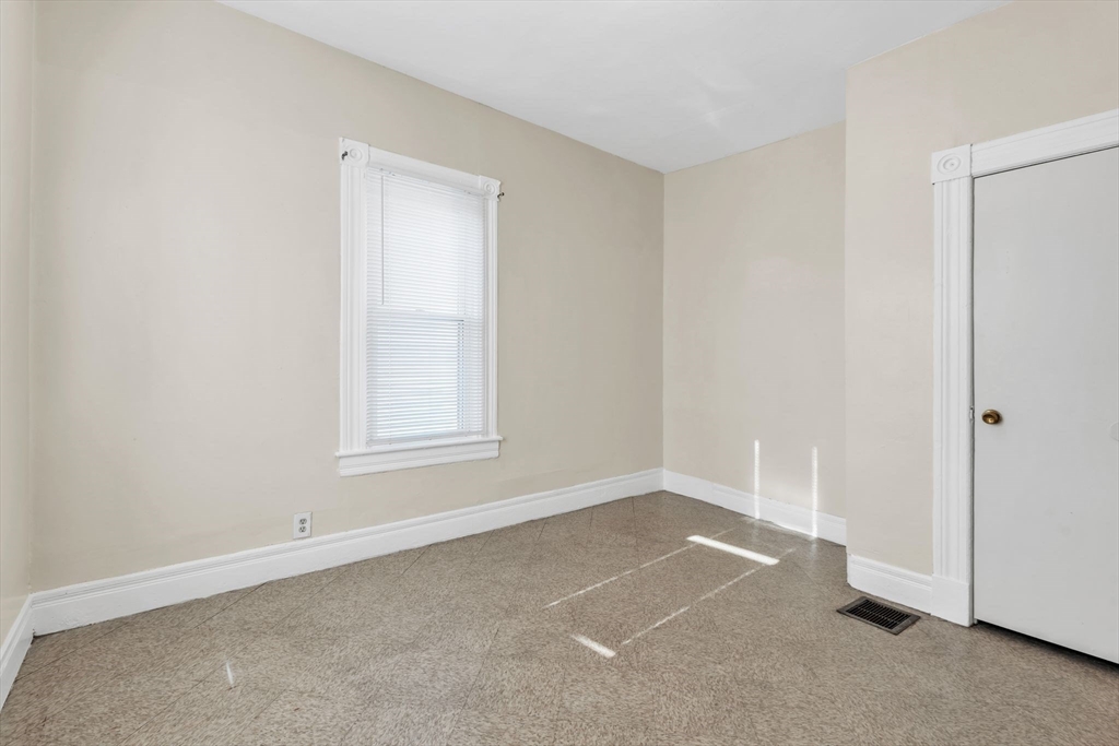490 Chestnut Street Springfield, MA 01107 - Photo 23 of 26 Gallery Image 23