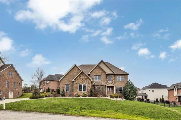 $749,900 | 1010 Country Club Drive, Jeannette, PA 15644