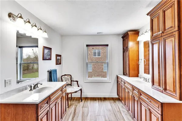 $749,900 | 1010 Country Club Drive, Jeannette, PA 15644