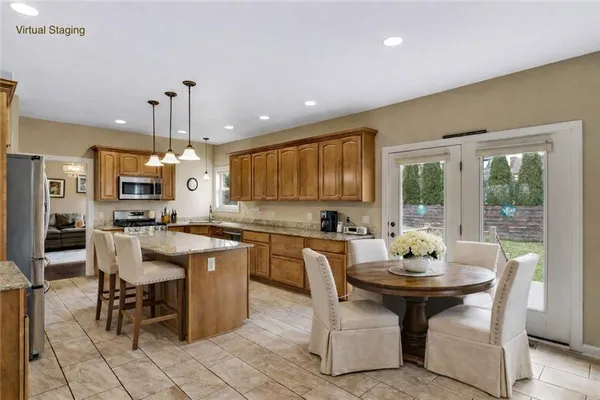 $749,900 | 1010 Country Club Drive, Jeannette, PA 15644