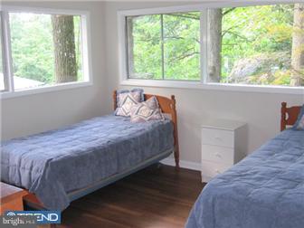577 Barton Lane Wayne, PA 19087 - Photo 8 of 12 Bedroom 3