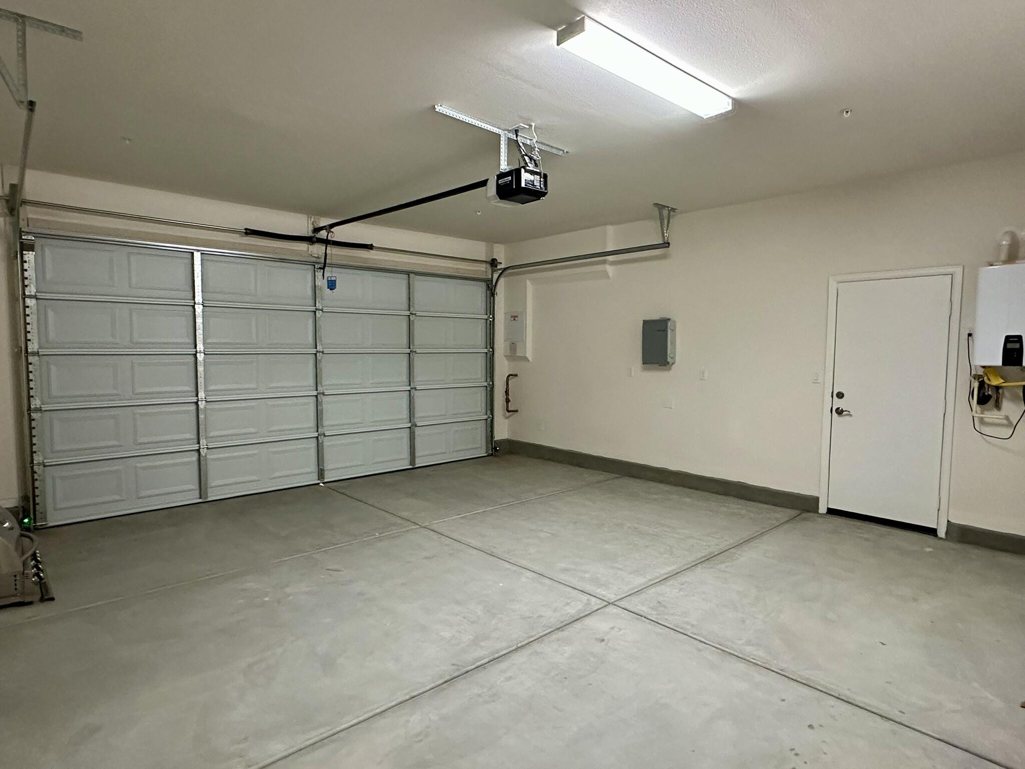 78879 Fortuna Place Palm Desert, CA 92211 - Photo 18 of 25 a view of a garage