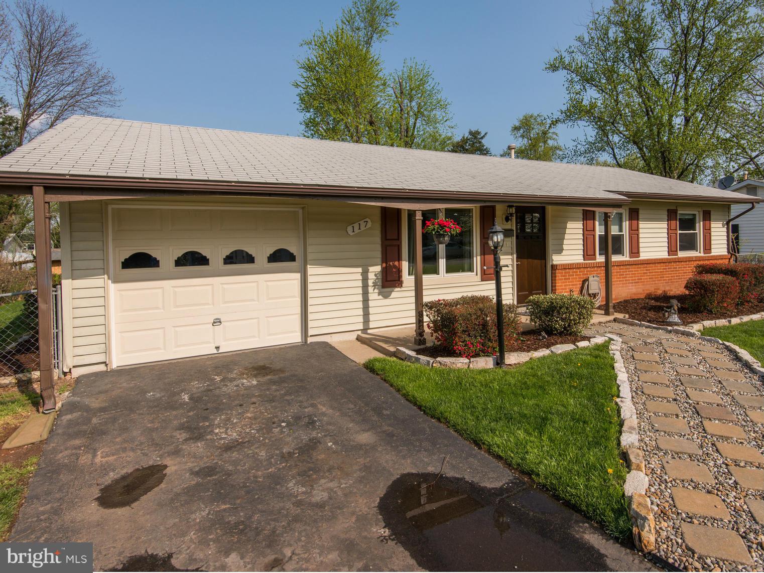 117 North Hickory Road Sterling, VA 20164 - Photo 2 of 25 Exterior (Front)