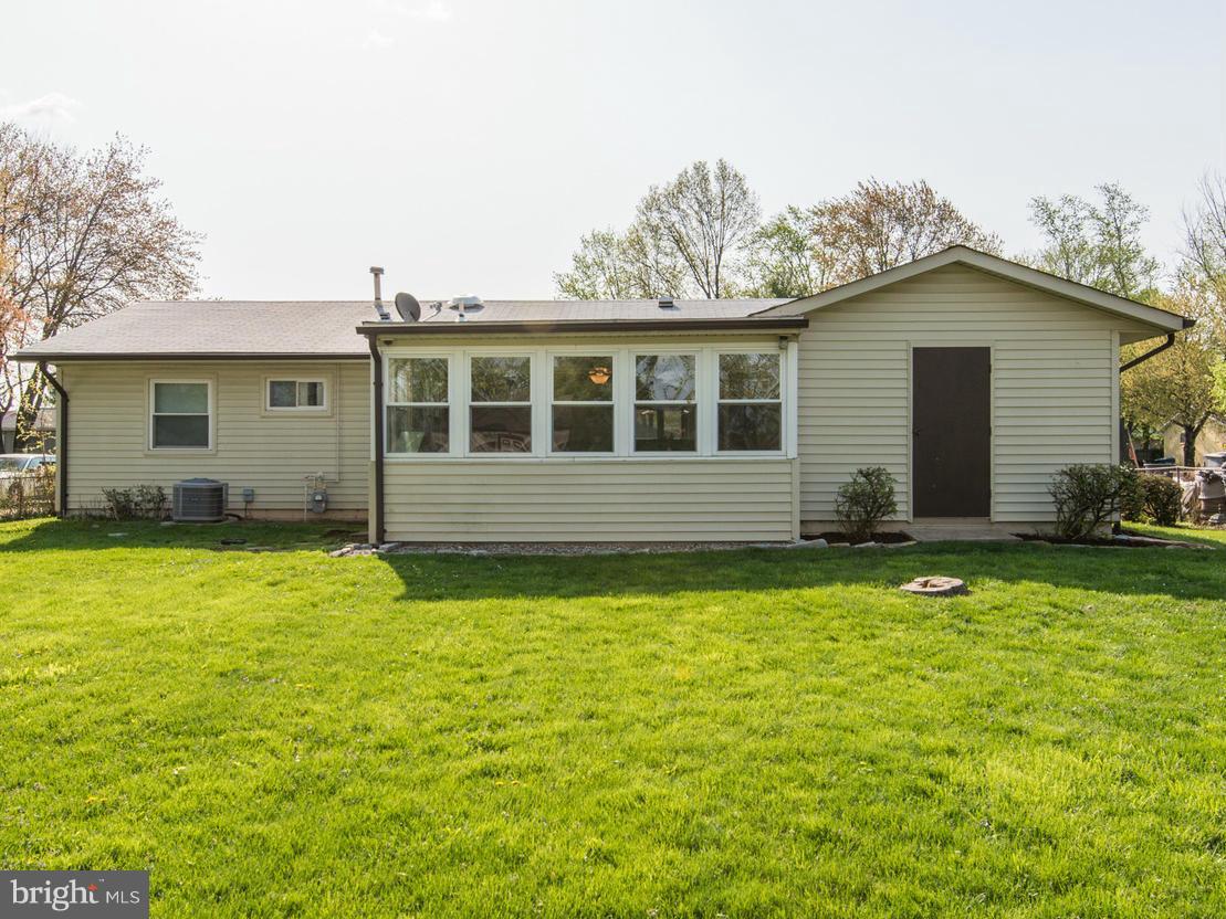 117 North Hickory Road Sterling, VA 20164 - Photo 22 of 25 Exterior (Rear)