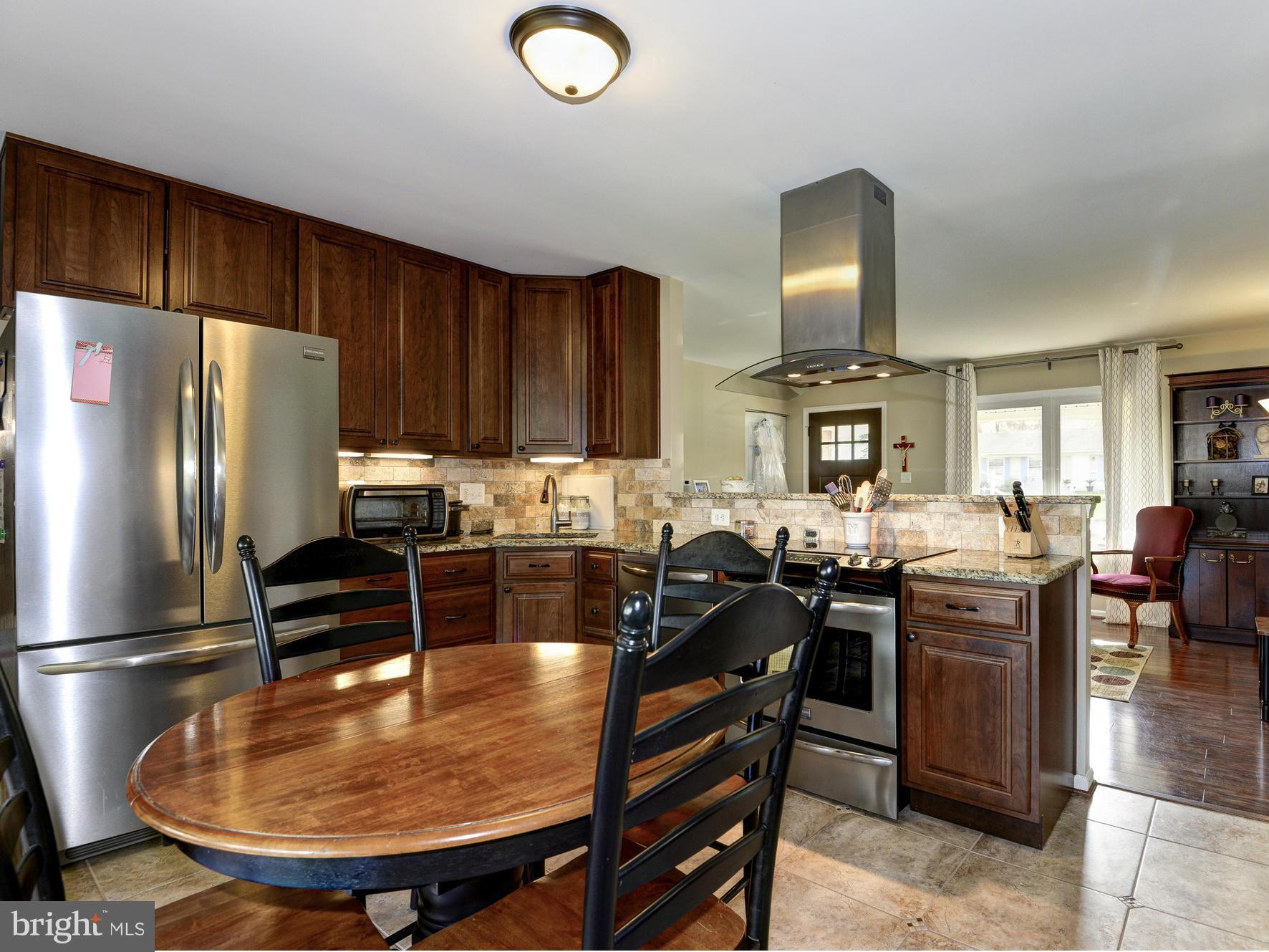 117 North Hickory Road Sterling, VA 20164 - Photo 8 of 25 Kitchen