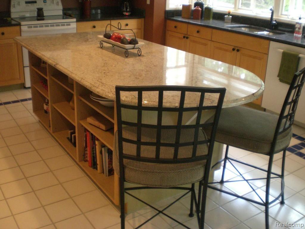 5170 Glengate Road Rochester, MI 48306 - Photo 14 of 25 Glengate 025.jpg