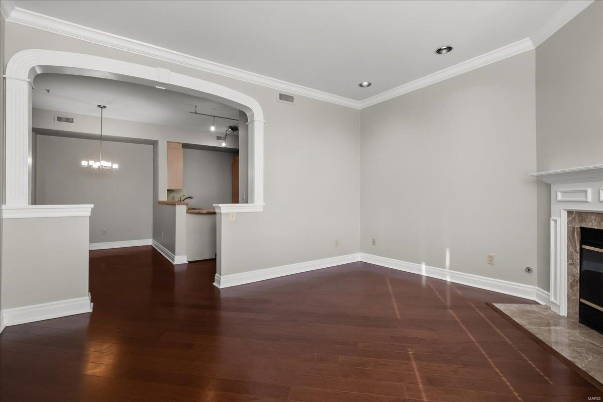 750 South Hanley Road, Unit 470 St. Louis, MO 63105 - Photo 8 of 41 Gallery Image 8