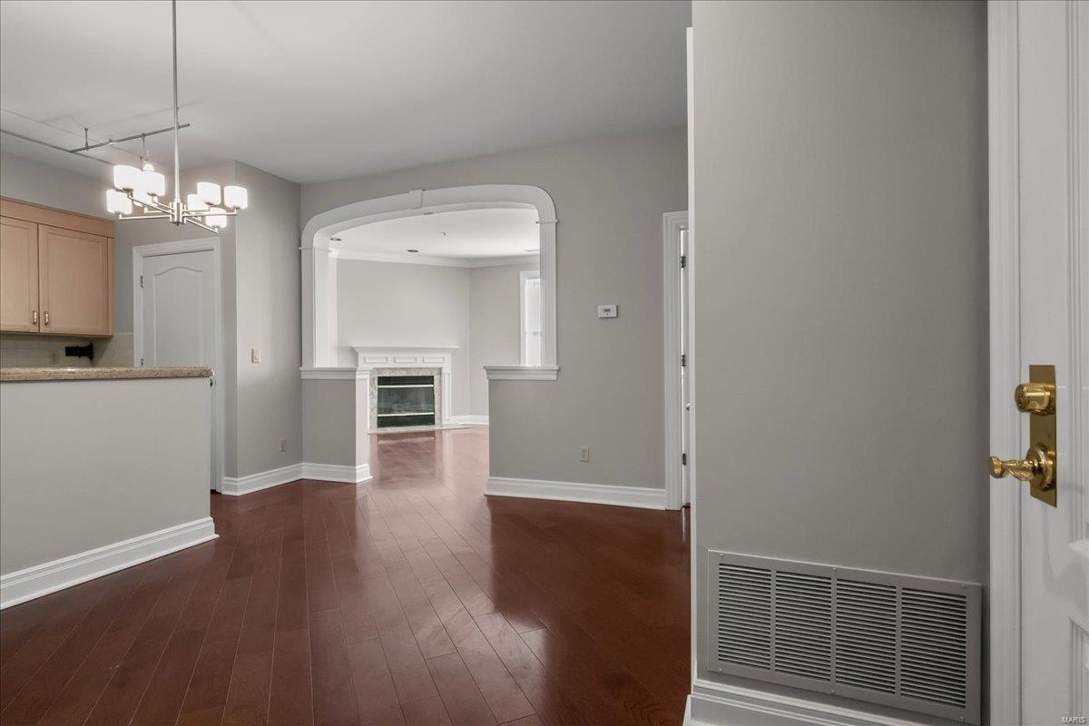750 South Hanley Road, Unit 470 St. Louis, MO 63105 - Photo 10 of 41 Gallery Image 10