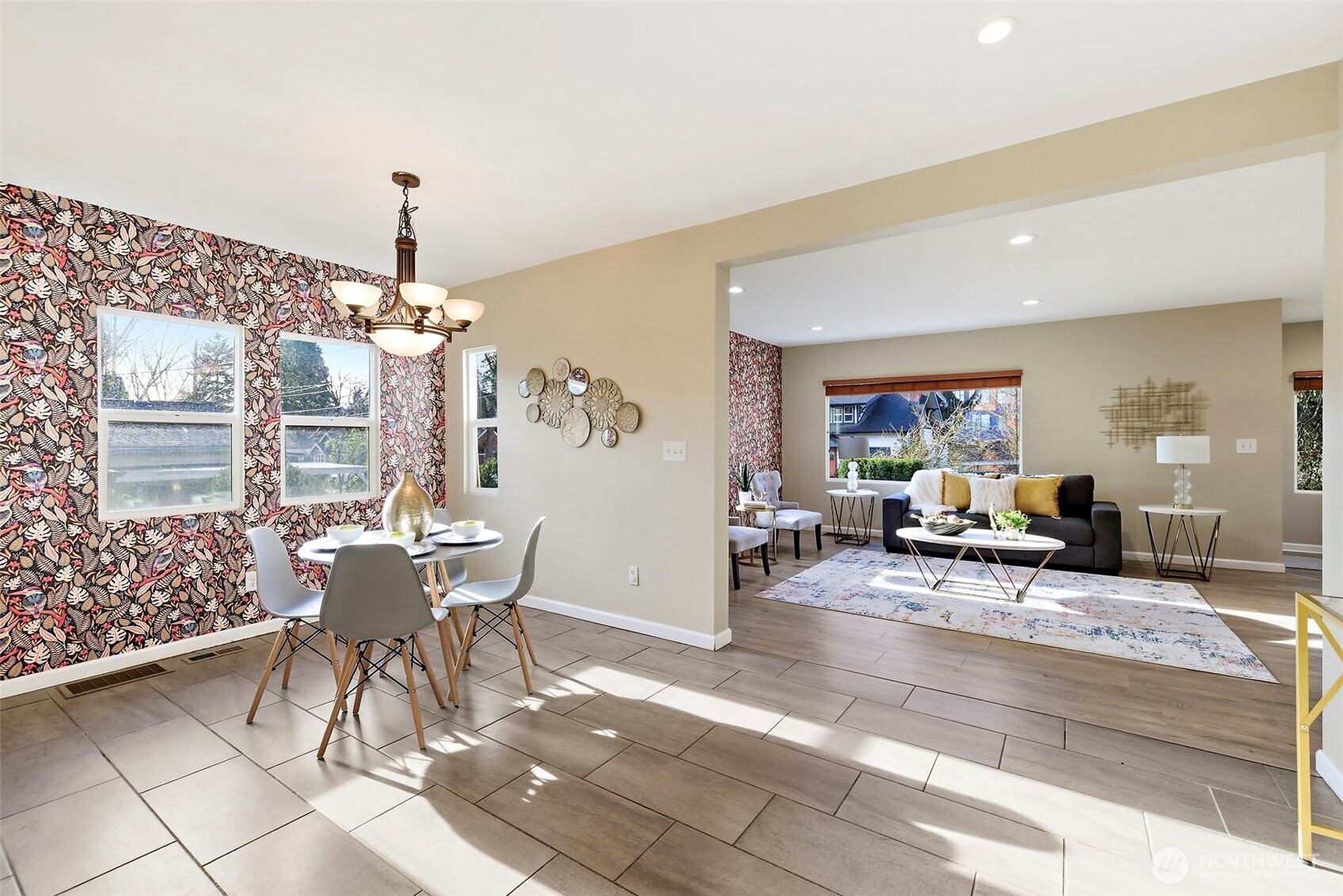 8722 Hamlet Avenue South Seattle, WA 98118 - Photo 13 of 40