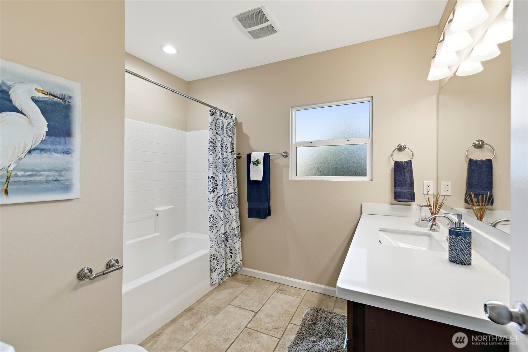 8722 Hamlet Avenue South Seattle, WA 98118 - Photo 18 of 40