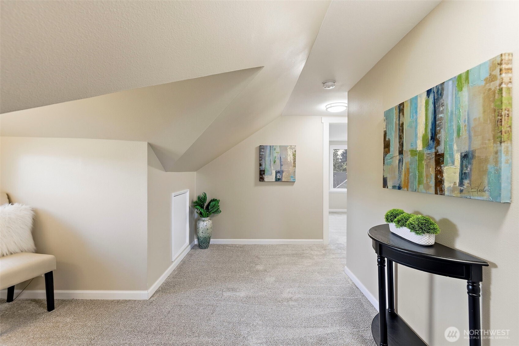 8722 Hamlet Avenue South Seattle, WA 98118 - Photo 23 of 40