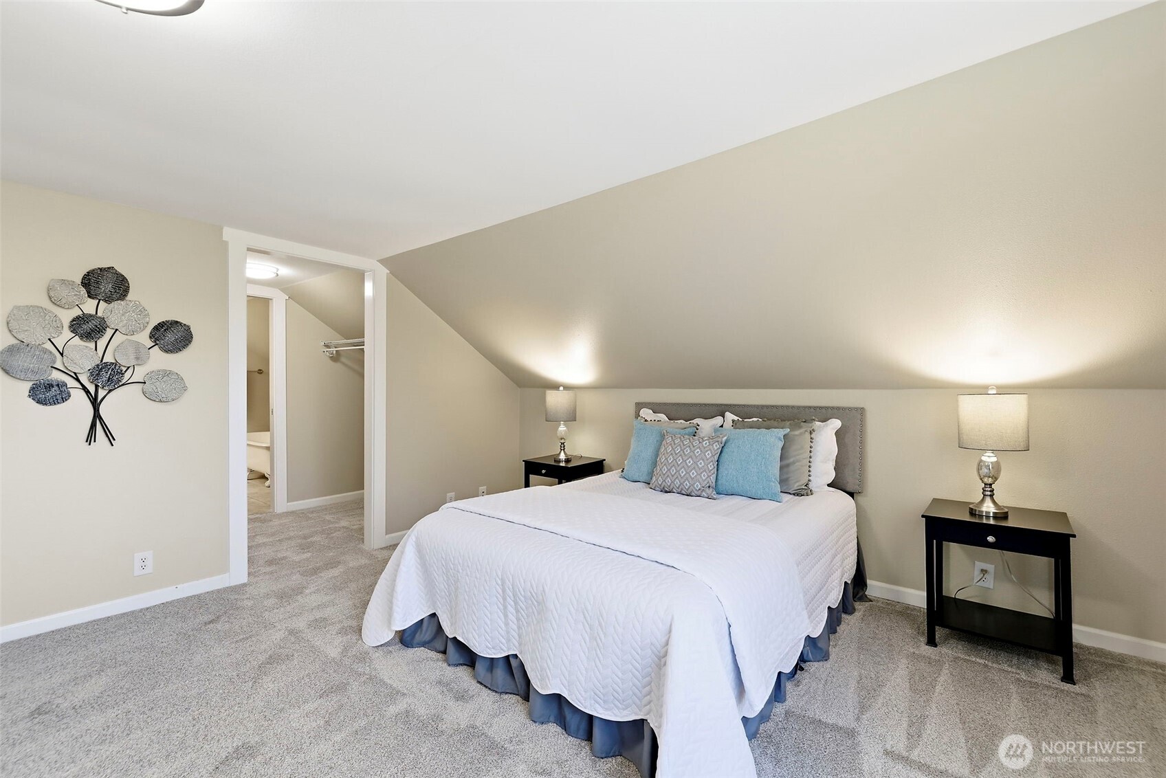 8722 Hamlet Avenue South Seattle, WA 98118 - Photo 27 of 40