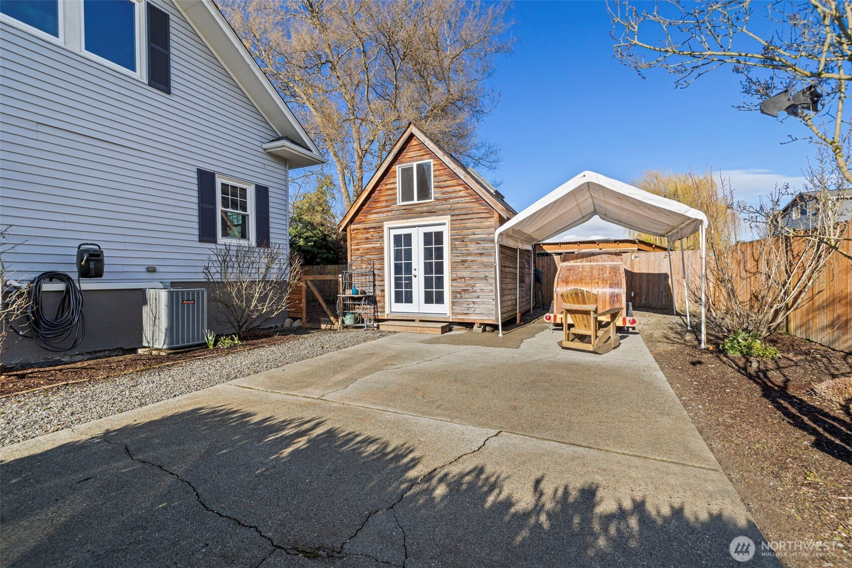 8722 Hamlet Avenue South Seattle, WA 98118 - Photo 3 of 40