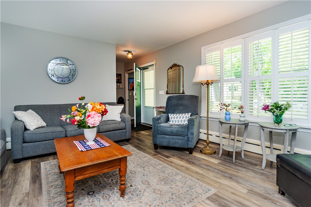220 Alvin Street Warwick, RI 02886 - Photo 5 of 45