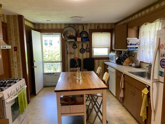 86 Highview Avenue Melrose, MA 02176 - Photo 6 of 10