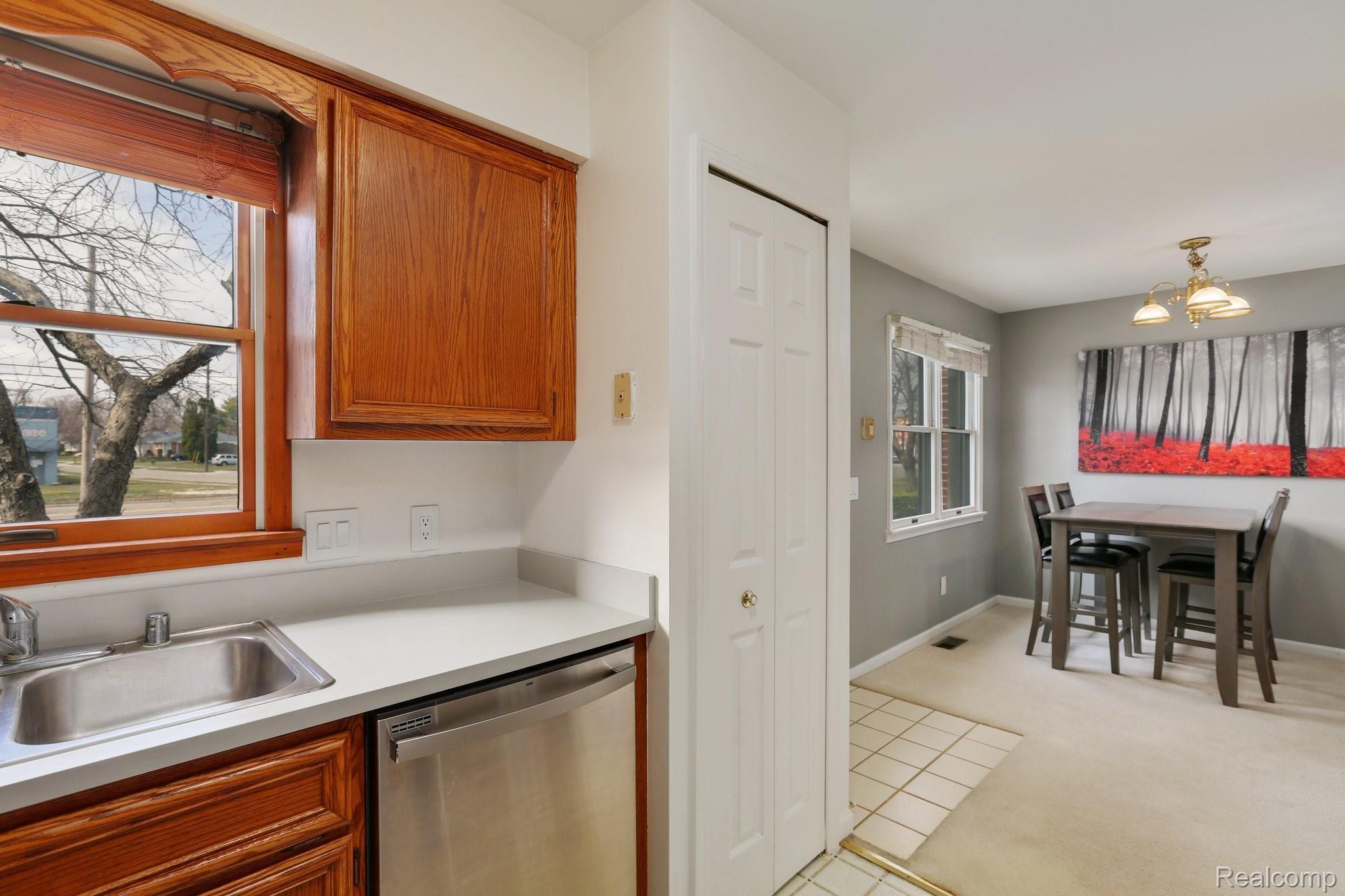 4412 South Rochester Road Royal Oak, MI 48073 - Photo 9 of 31 4412 Rochester Road - 17.jpg