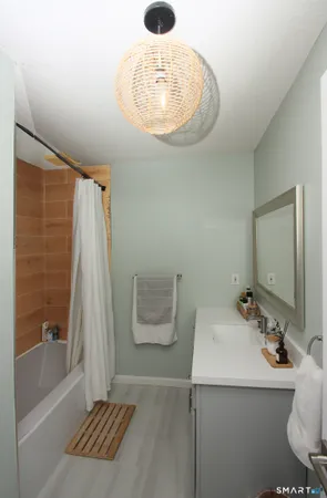 $539,000 | 130 Bear Swamp Road, East Hampton, CT 06424